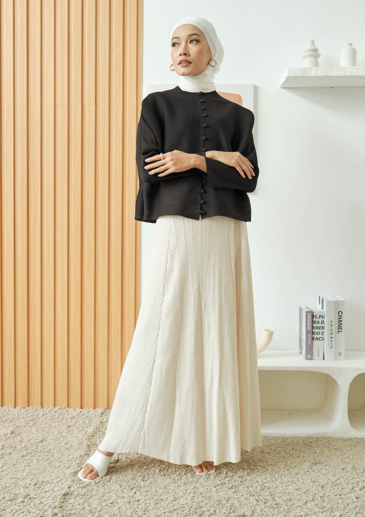 Riley Black Front Pocket Pleated Top