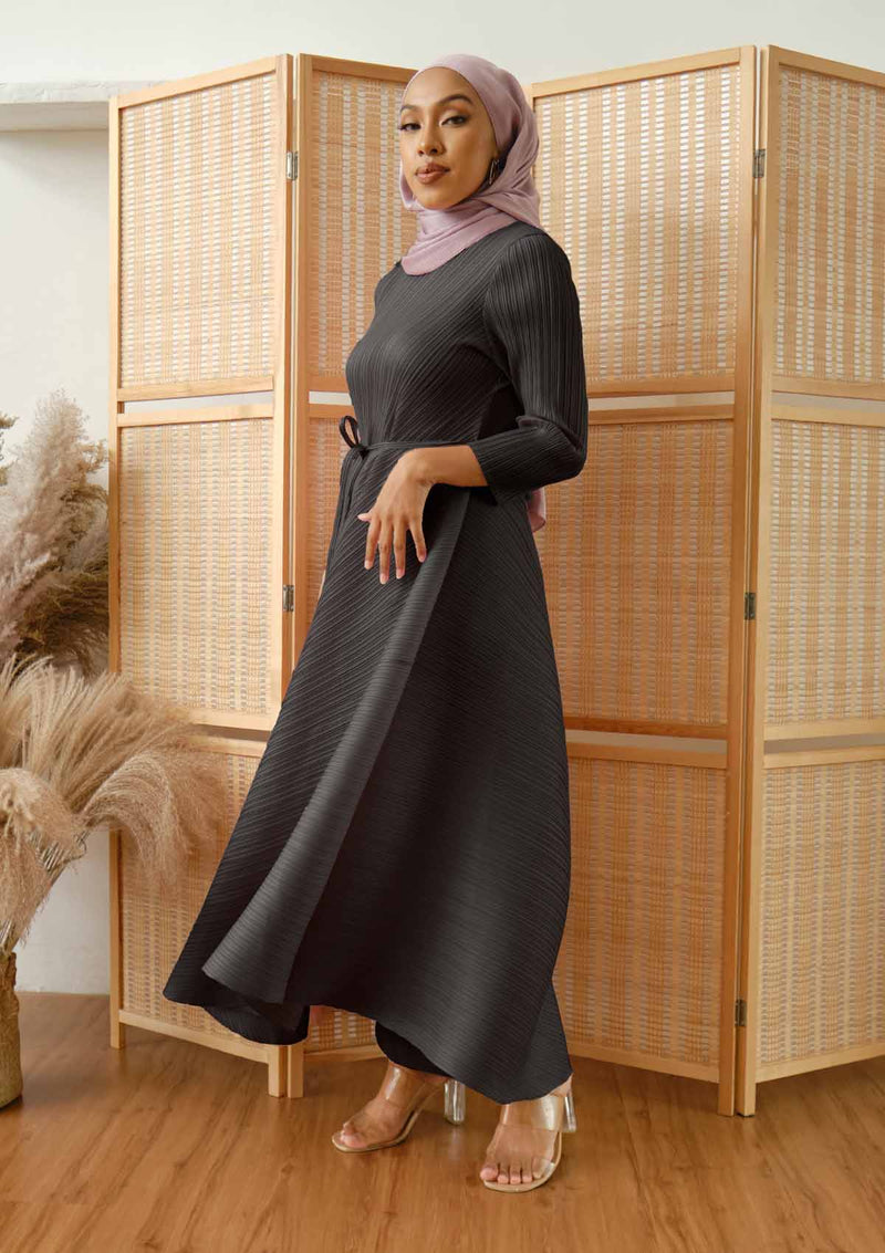 Karrise Black Pleated Uneven Hem Dress