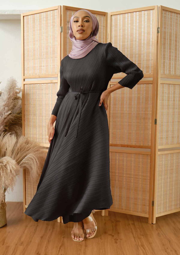 Karrise Black Pleated Uneven Hem Dress